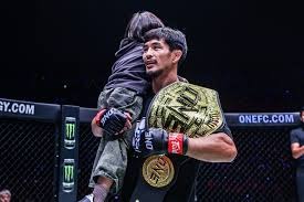 德州扑克实战：解析“多路底池（Multi-way Pot）”中起手牌价值的急剧坍塌规律。（德州扑克实战解析：多人底池中起手牌价值为何会急速崩塌？）